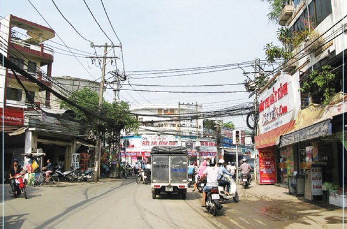 Sài Gòn có một… xóm gà Xóm gà - Ngã tư Lê Quang Định - Nguyễn Văn Đậu (quận Bình Thạnh, TP HCM)