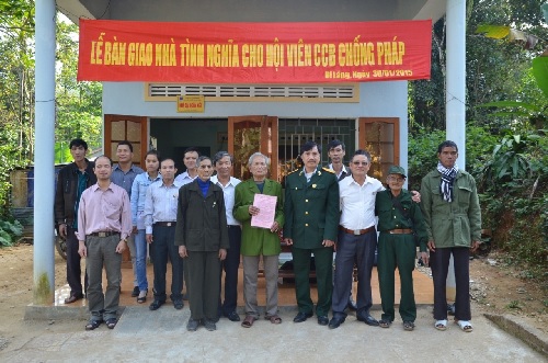 BSR bàn giao nhà tình nghĩa cho Cựu chiến binh nghèo thời kỳ chống Pháp. BSR bàn giao nhà tình nghĩa cho Cựu chiến binh nghèo thời kỳ chống Pháp.