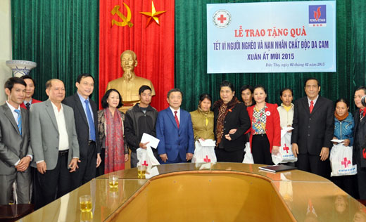 BSR trao quà cho gia đình chính sách tỉnh Hà Tĩnh BSR trao quà cho gia đình chính sách tỉnh Hà Tĩnh