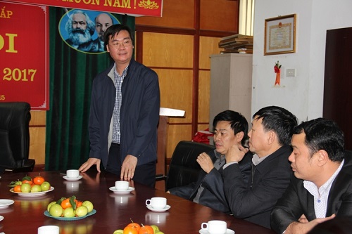 Lãnh đạo Công đoàn Dầu khí thăm, chúc tết các đơn vị khó khăn của PVC tại Hà Nội