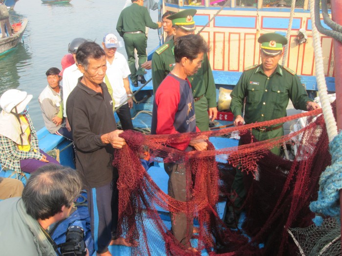 ngu dan hai hung ke lai canh bi tau trung quoc cuop pha