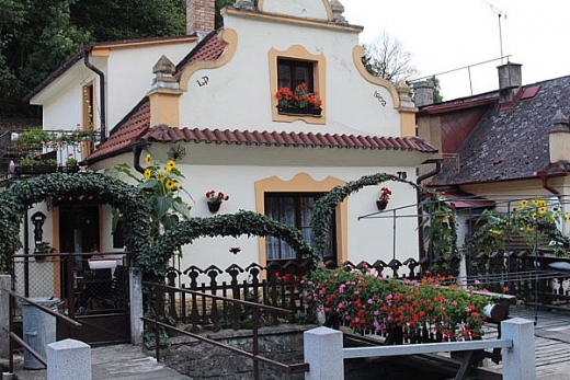 lang noi trinh dien tam hon czech