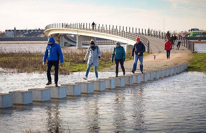 cong trinh ky la cua quoc gia song chung voi nuoc bien