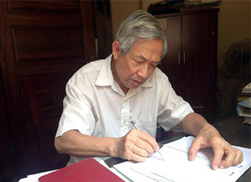 Lớp học tình thương của ông giáo 83 tuổi