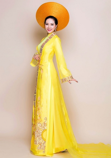 Hoa hậu Mai Phương bất ngờ tái xuất hoa hau mai phuong bat ngo tai xuat