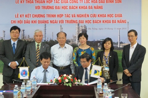Chi hội Dầu khí Quảng Ngãi và BSR ký kết hợp tác với Trường Đại học Bách khoa và Trường Cao đẳng Công nghệ- Đại học Đà Nẵng Chi hội Dầu khí Quảng Ngãi và BSR ký kết hợp tác với Trường Đại học Bách khoa và Trường Cao đẳng Công nghệ- Đại học Đà Nẵng