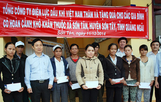 Tổng Công ty Điện lực Dầu khí Việt Nam tặng 100 triệu cho hộ nghèo ở xã Sơn Tân, huyện Sơn Tây, Quảng Ngãi Tổng Công ty Điện lực Dầu khí Việt Nam tặng 100 triệu cho hộ nghèo ở xã Sơn Tân, huyện Sơn Tây, Quảng Ngãi