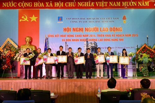 Công ty Lọc hóa dầu Bình Sơn: Đón nhận Huân chương Lao động hạng Nhì Công ty Lọc hóa dầu Bình Sơn: Đón nhận Huân chương Lao động hạng Nhì