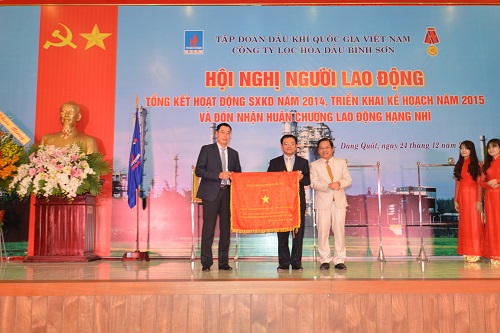 Công ty Lọc hóa dầu Bình Sơn: Đón nhận Huân chương Lao động hạng Nhì Công ty Lọc hóa dầu Bình Sơn: Đón nhận Huân chương Lao động hạng Nhì