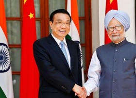 'Cái bắt tay ngang dãy Himalayas'
