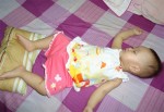 Bố 'ngáo đá' nhốt con gái 9 tháng tuổi vào phòng dùng súng uy hiếp