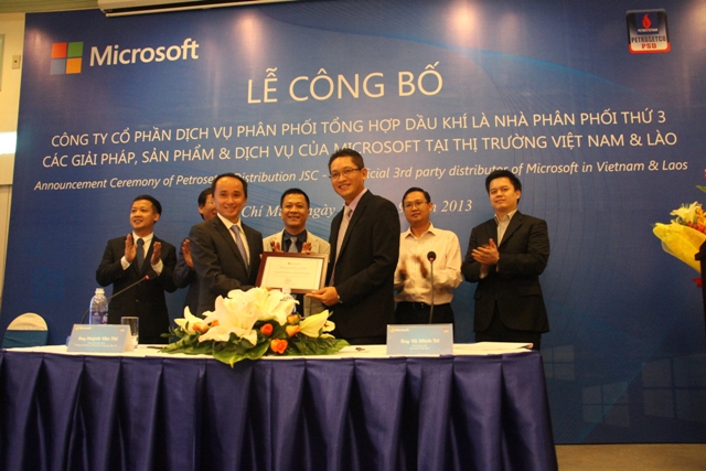http://petrotimes.vn/stores/news_dataimages/dothuytrang/092013/12/14/IMG_9429.jpg
