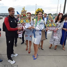liverpool duoc chao don nhu nhung nguoi hung tai kiev