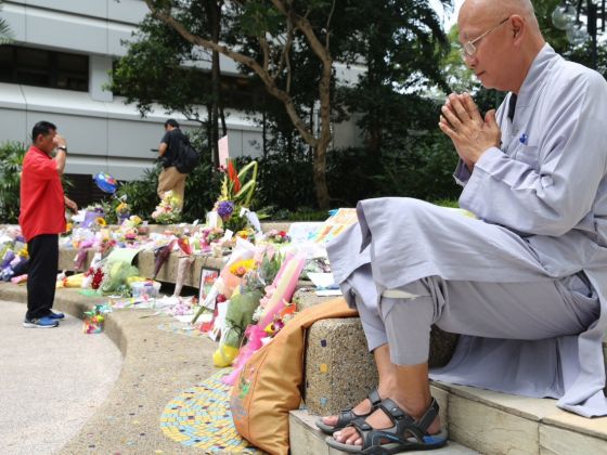 Hình ảnh người dân Singapore tiếc thương ông Lý Quang Diệu