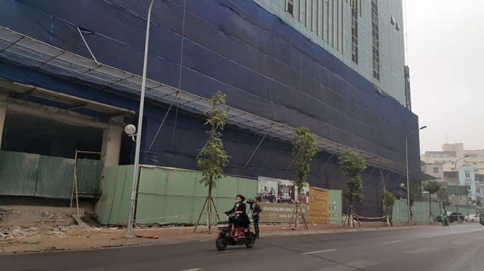 Bắt đầu cưỡng chế sai phạm tại nhà 8B Lê Trực bat dau cuong che nha 8b le truc