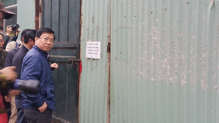 Bắt đầu cưỡng chế sai phạm tại nhà 8B Lê Trực bat dau cuong che nha 8b le truc