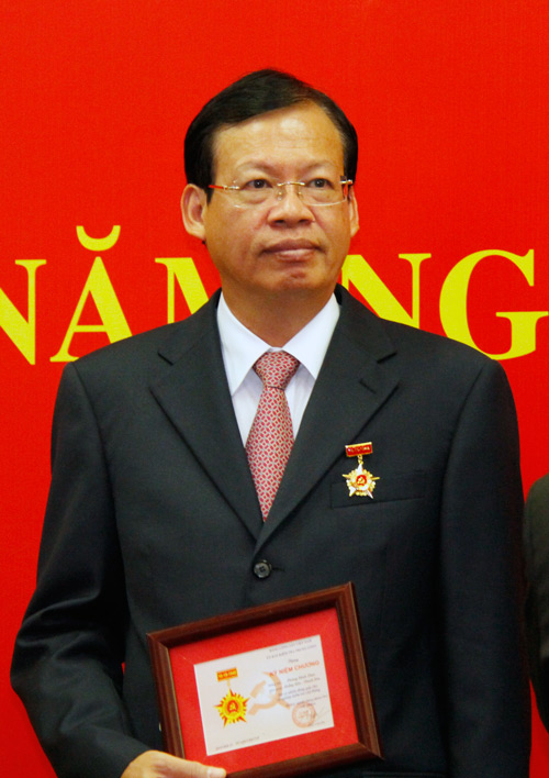 Kéo thả ảnh vào nội dung biên tập