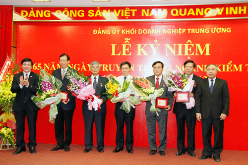 Kéo thả ảnh vào nội dung biên tập
