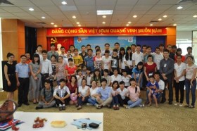 Cùng các em sinh viên vượt qua khó khăn