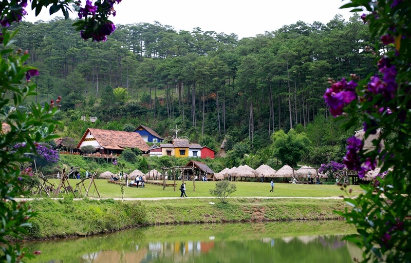 Có một ngôi làng đẹp như cổ tích gần Đà Lạt co mot ngoi lang dep nhu co tich gan da lat