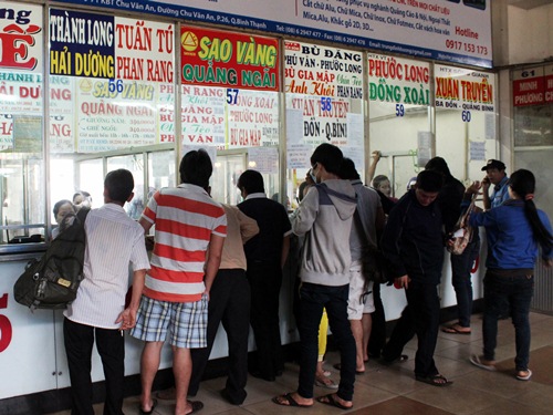 Doanh nghiệp vận tải mập mờ tăng giá vé xe Tết | Các vấn đề xã hội | An toàn vệ sinh thực phẩm |