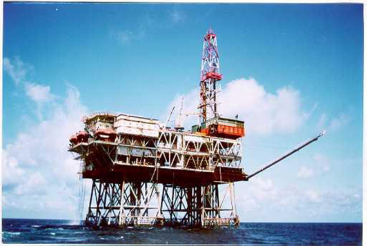 Chu trình công nghệ khai thác dầu khí  trên đất liền và ngoài biển