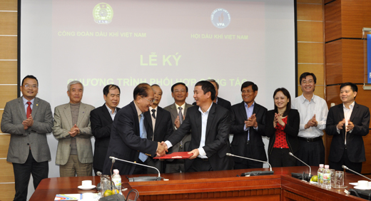Công đoàn Dầu khí ký Chương trình phối hợp công tác với Hội Dầu khí Việt Nam