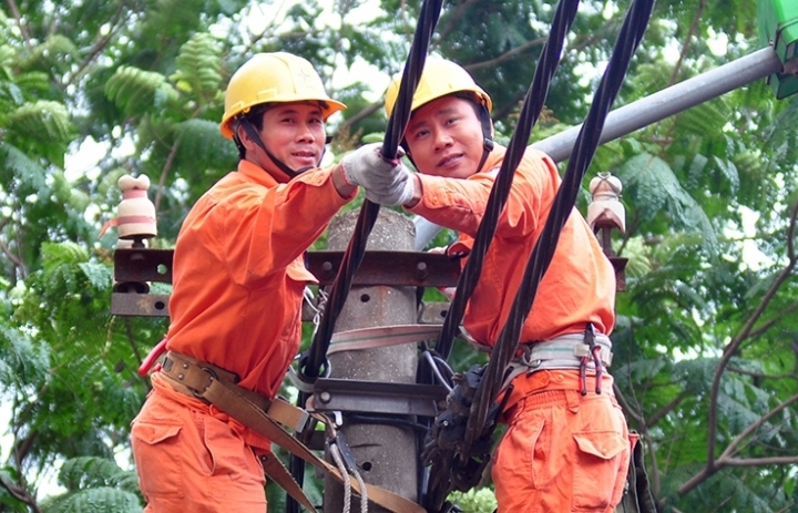 evnhanoi dam bao cap dien an toan on dinh trong dip 304 152018