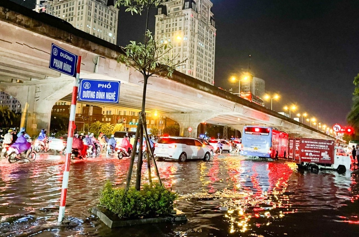 Hà Nội: Các tuyến phố nguy cơ ngập sâu nếu mưa lớn