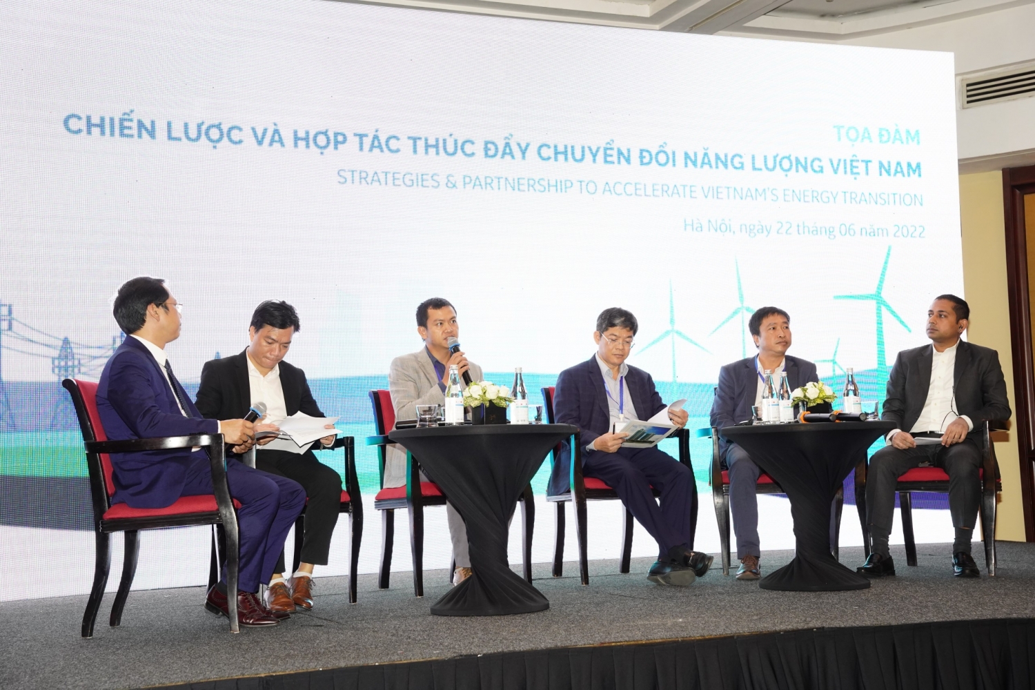 Chiến lược và hợp tác thúc đẩy chuyển đổi năng lượng tại Việt Nam