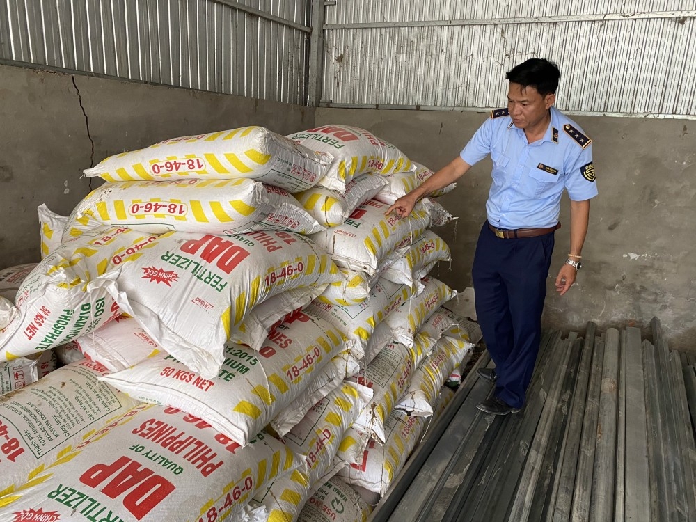 Tiếp tục phát hiện 2,5 tấn phân bón giả tại Kiên Giang