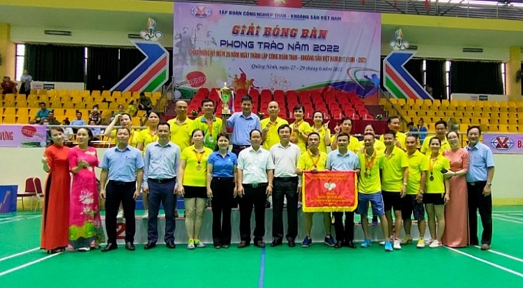Than Cọc Sáu 10 năm liên tiếp đoạt cúp Giải Bóng bàn phong trào TKV Than Cọc Sáu 10 năm liên tiếp đoạt cúp Giải Bóng bàn phong trào TKV