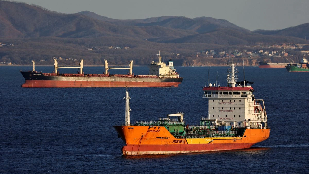 Tàu chở dầu cũ "hái ra tiền" nhờ lệnh trừng phạt dầu Nga