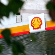 Shell chấp thuận đóng 2 tỷ USD thuế siêu lợi nhuận