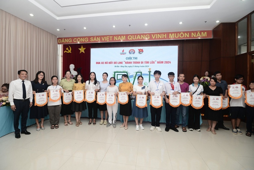 Sôi nổi cuộc thi Robot dò line với chủ đề “Hành trình đi tìm lửa” năm 2024 Sôi nổi cuộc thi Robot dò line với chủ đề “Hành trình đi tìm lửa” năm 2024