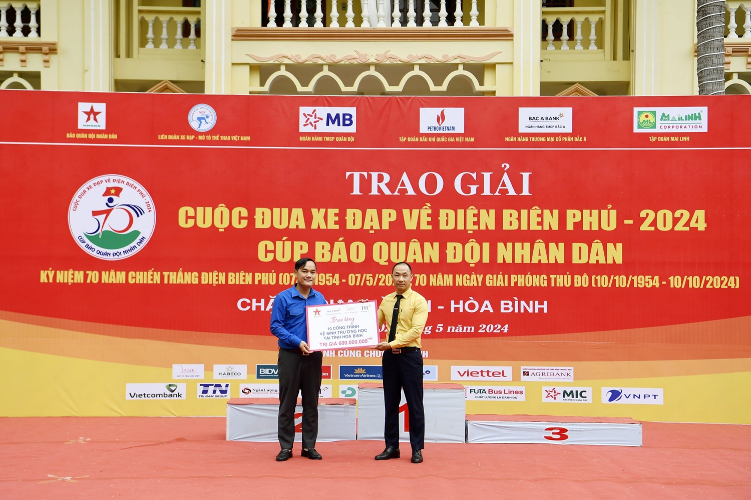 Tay đua Phạm Lê Xuân Lộc lập kỷ lục chưa từng có trong lịch sử đua xe đạp Việt Nam