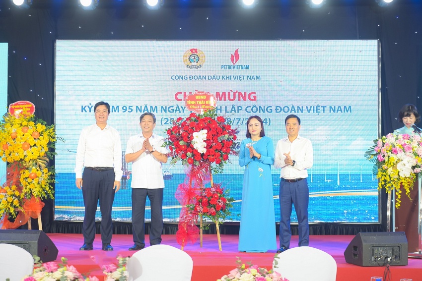 [CHÙM ẢNH] CĐ Dầu khí Việt Nam