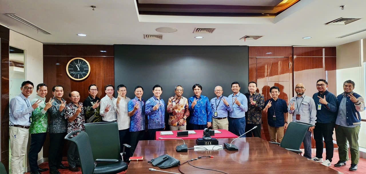 Ban lãnh đạo Pertamina, PV Drilling và Jimmulya tại Lễ ký kết Phụ lục gia hạn Hợp đồng tại Jakarta, Indonesia ngày 19/11/2024