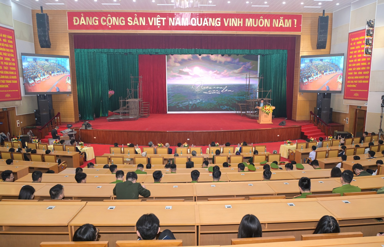 Đoàn Thanh niên Tập đoàn Dầu khí Việt Nam tổ chức sinh hoạt chính trị năm 2024 Đoàn Thanh niên Tập đoàn Dầu khí Việt Nam tổ chức sinh hoạt chính trị năm 2024