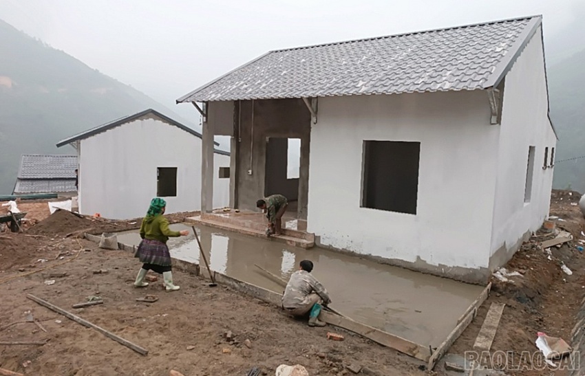 Thi công “3 ca, 4 kíp” khu tái định cư Kho Vàng