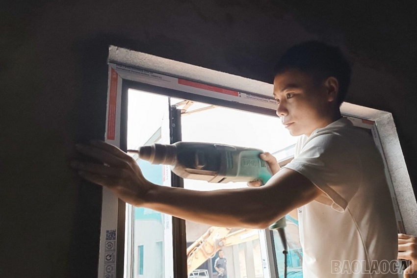 Thi công “3 ca, 4 kíp” khu tái định cư Kho Vàng Thi công “3 ca, 4 kíp” khu tái định cư Kho Vàng