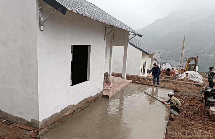 Thi công “3 ca, 4 kíp” khu tái định cư Kho Vàng Thi công “3 ca, 4 kíp” khu tái định cư Kho Vàng