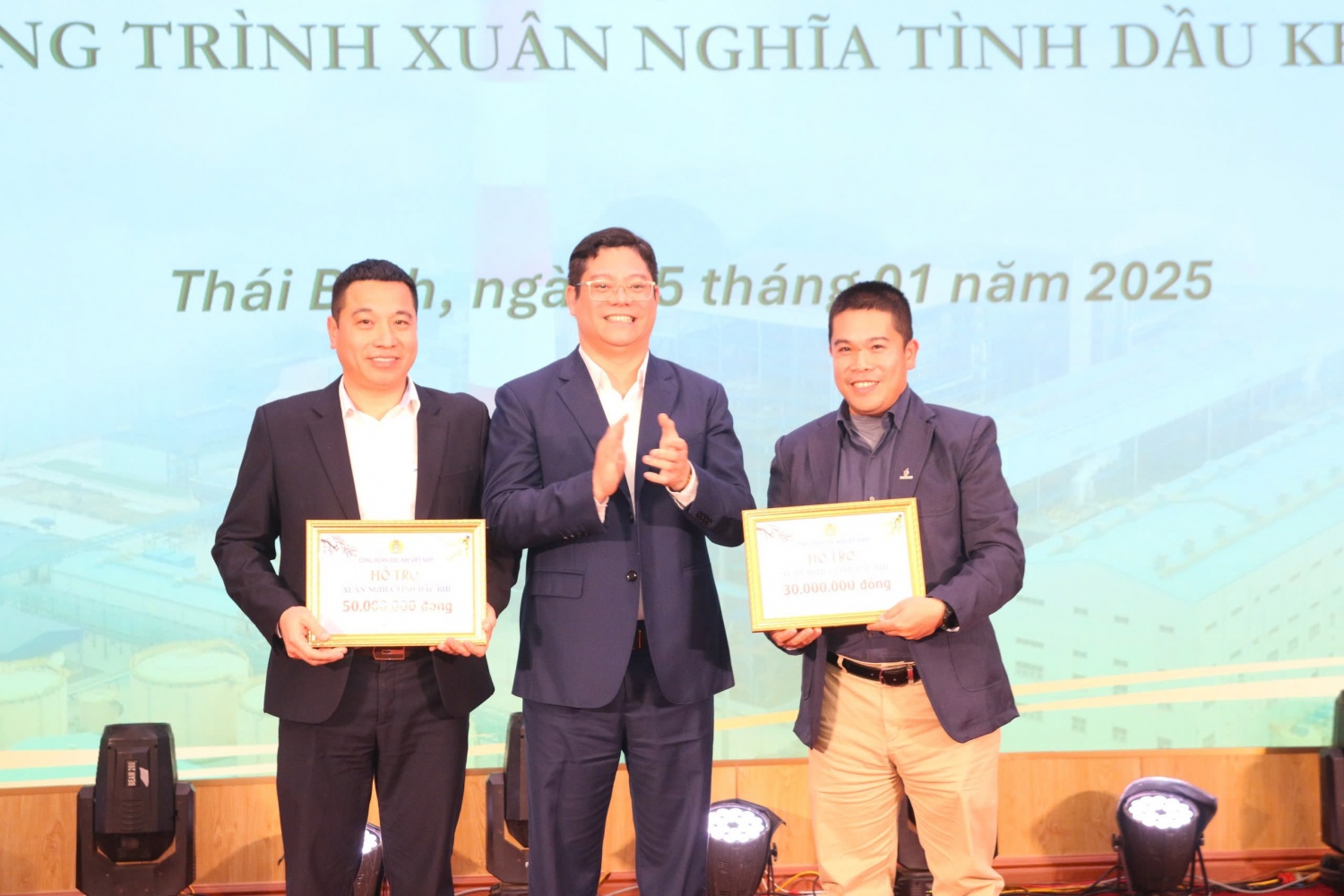 Phát động thi đua vận hành an toàn, hiệu quả NMNĐ Thái Bình 2 năm 2025 Phát động thi đua vận hành an toàn, hiệu quả NMNĐ Thái Bình 2 năm 2025