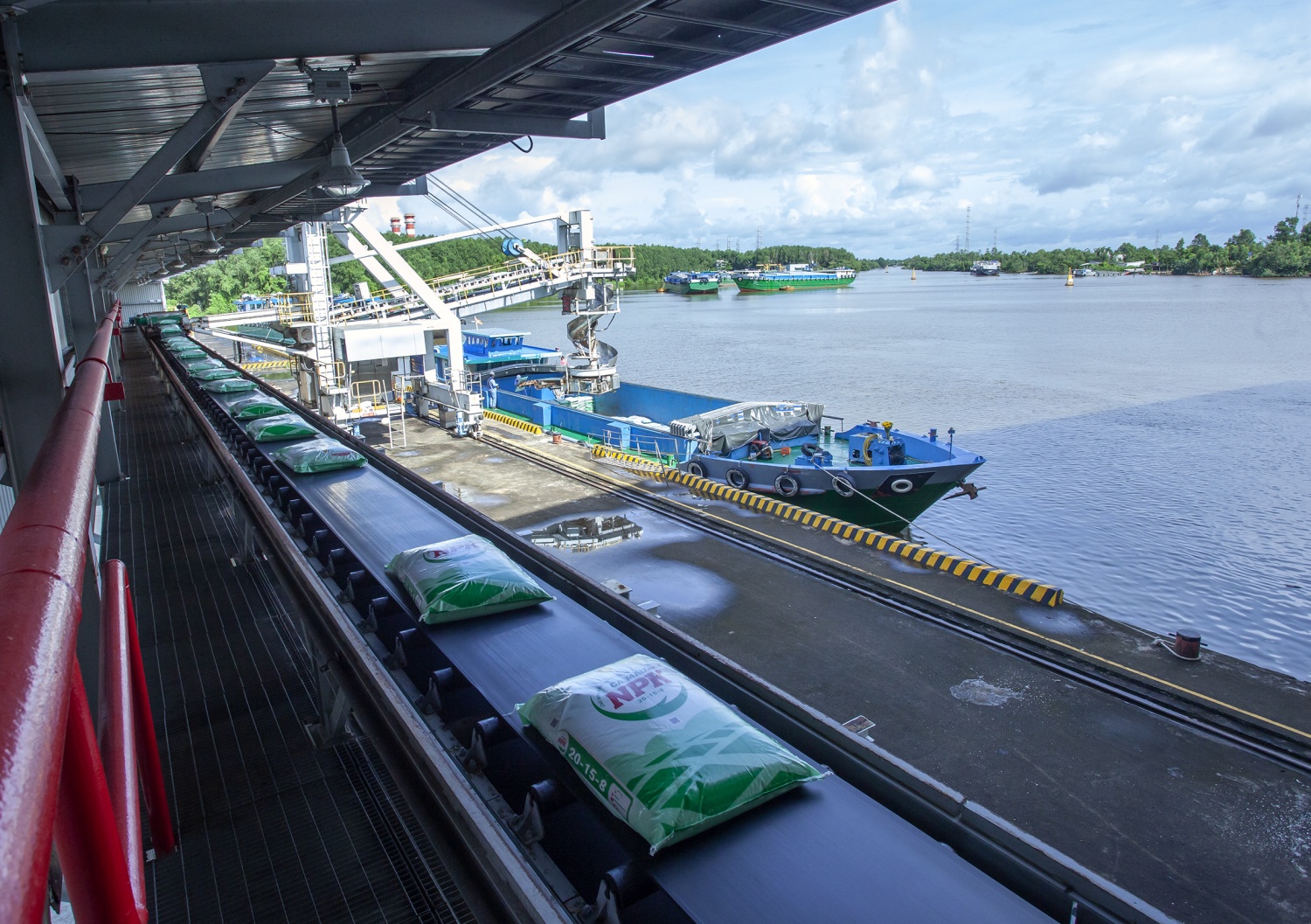 PVCFC: Doanh thu kỷ lục, chia cổ tức 20%, định hình chiến lược tăng trưởng xanh đến năm 2030