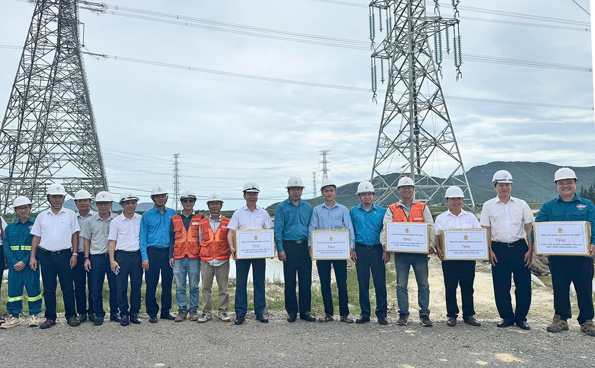 Tổng LĐLĐ Việt Nam đồng hành cùng người lao động tại Dự án TBA 220kV Vũng Áng và đấu nối