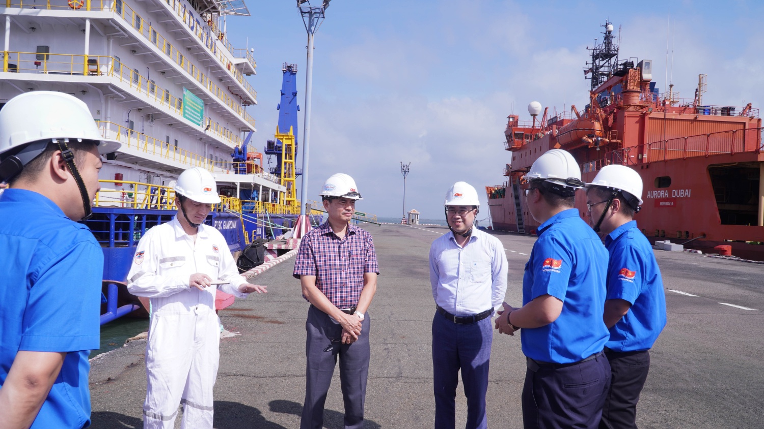 Đoàn Thanh niên Chính phủ học tập truyền thống tại “cái nôi dầu khí” Vietsovpetro