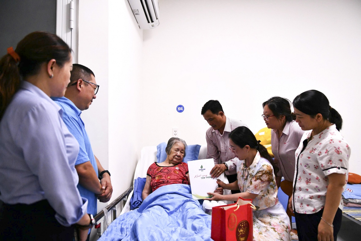 BSR gửi trọn nghĩa tình, khắc ghi công ơn các gia đình Thương binh - Liệt sĩ BSR gửi trọn nghĩa tình, khắc ghi công ơn các gia đình Thương binh - Liệt sĩ