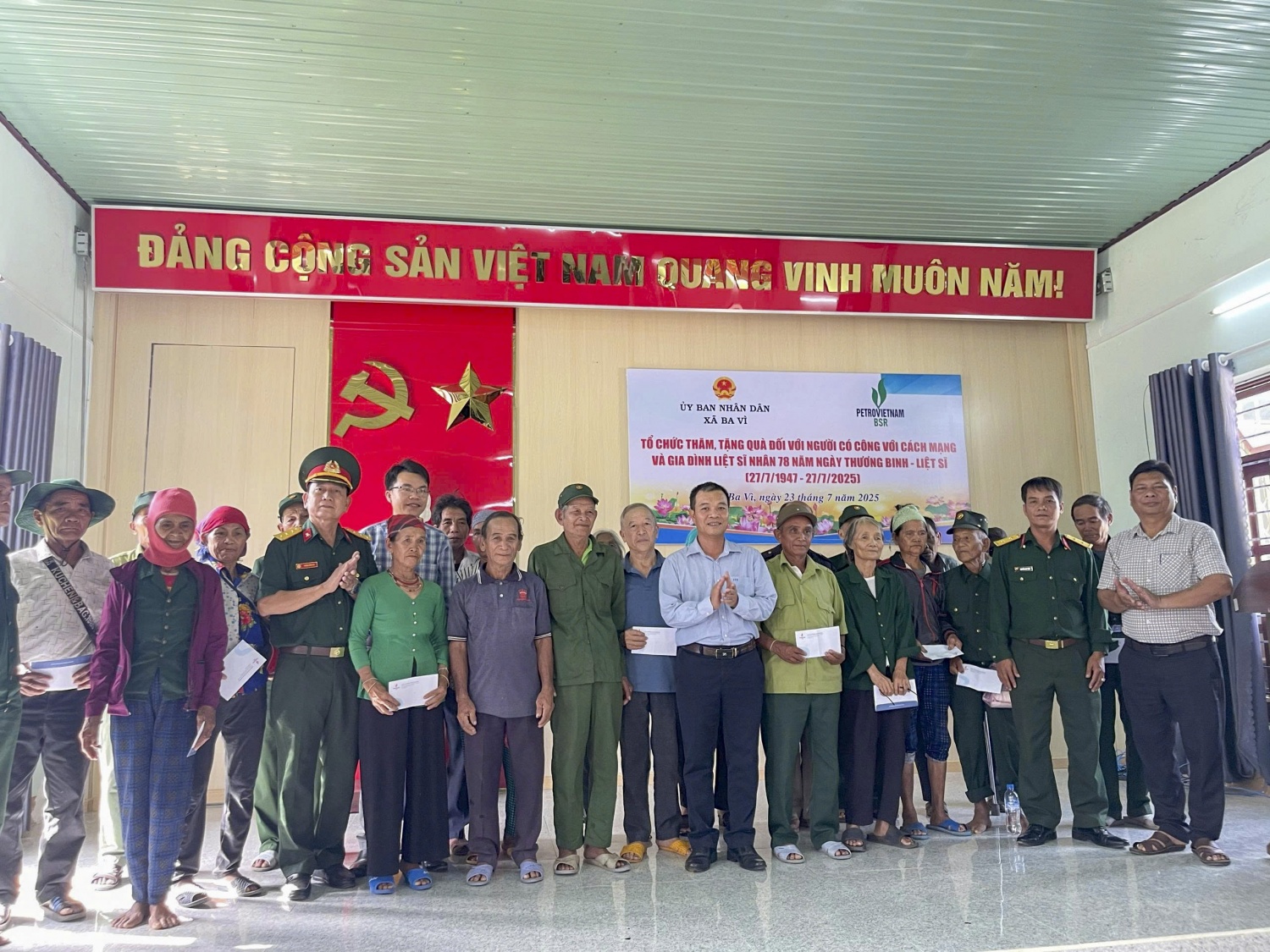 BSR gửi trọn nghĩa tình, khắc ghi công ơn các gia đình Thương binh - Liệt sĩ BSR gửi trọn nghĩa tình, khắc ghi công ơn các gia đình Thương binh - Liệt sĩ