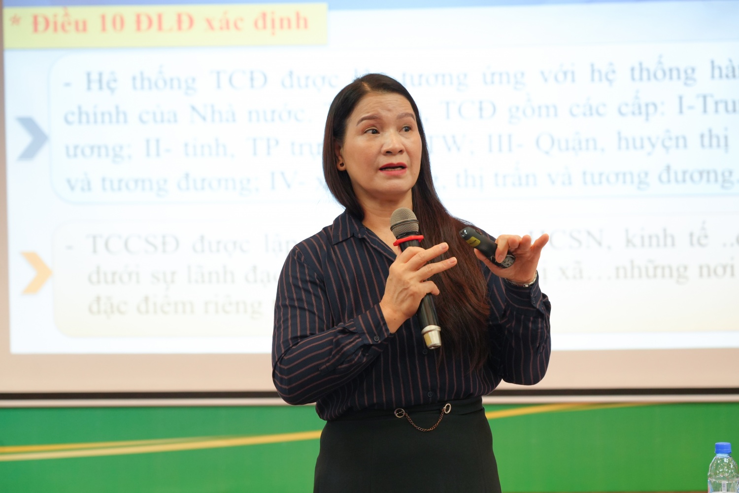 Petrovietnam khai giảng lớp bồi dưỡng lý luận chính trị cho đảng viên mới tại Hà Nội Petrovietnam khai giảng lớp bồi dưỡng lý luận chính trị cho đảng viên mới tại Hà Nội