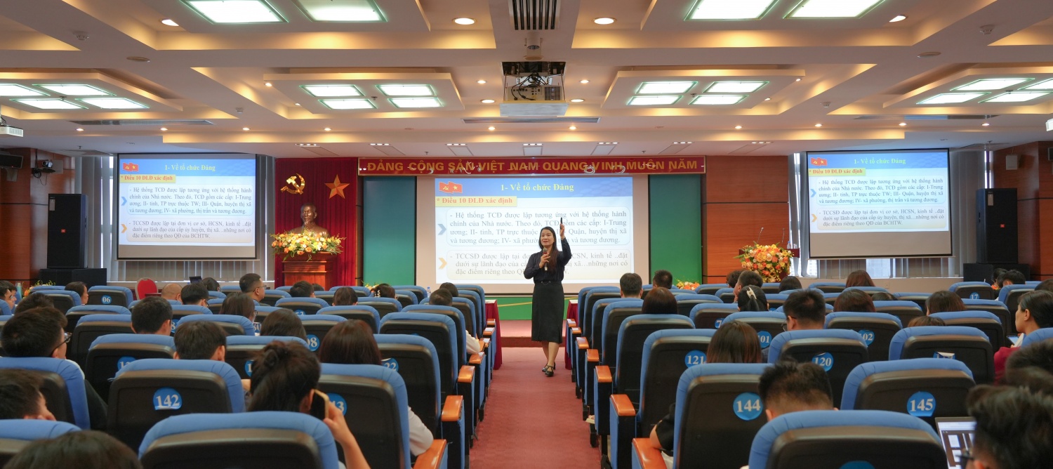 Petrovietnam khai giảng lớp bồi dưỡng lý luận chính trị cho đảng viên mới tại Hà Nội Petrovietnam khai giảng lớp bồi dưỡng lý luận chính trị cho đảng viên mới tại Hà Nội